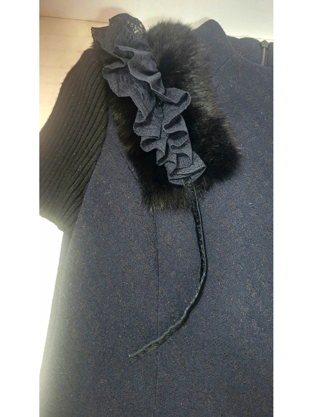 MY TENO Black Jacquard Sheath Dress Fur Lace Shoulder Accent Matching Belt Size
